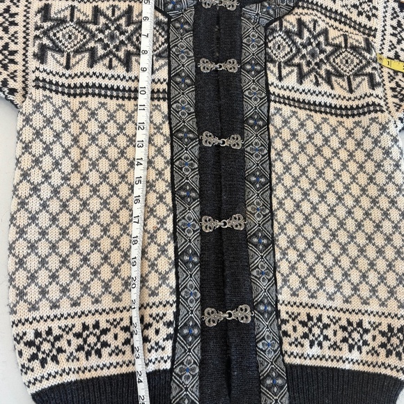 DALE OF NORWAY Classic Wool Sweater - Picture 3 of 10